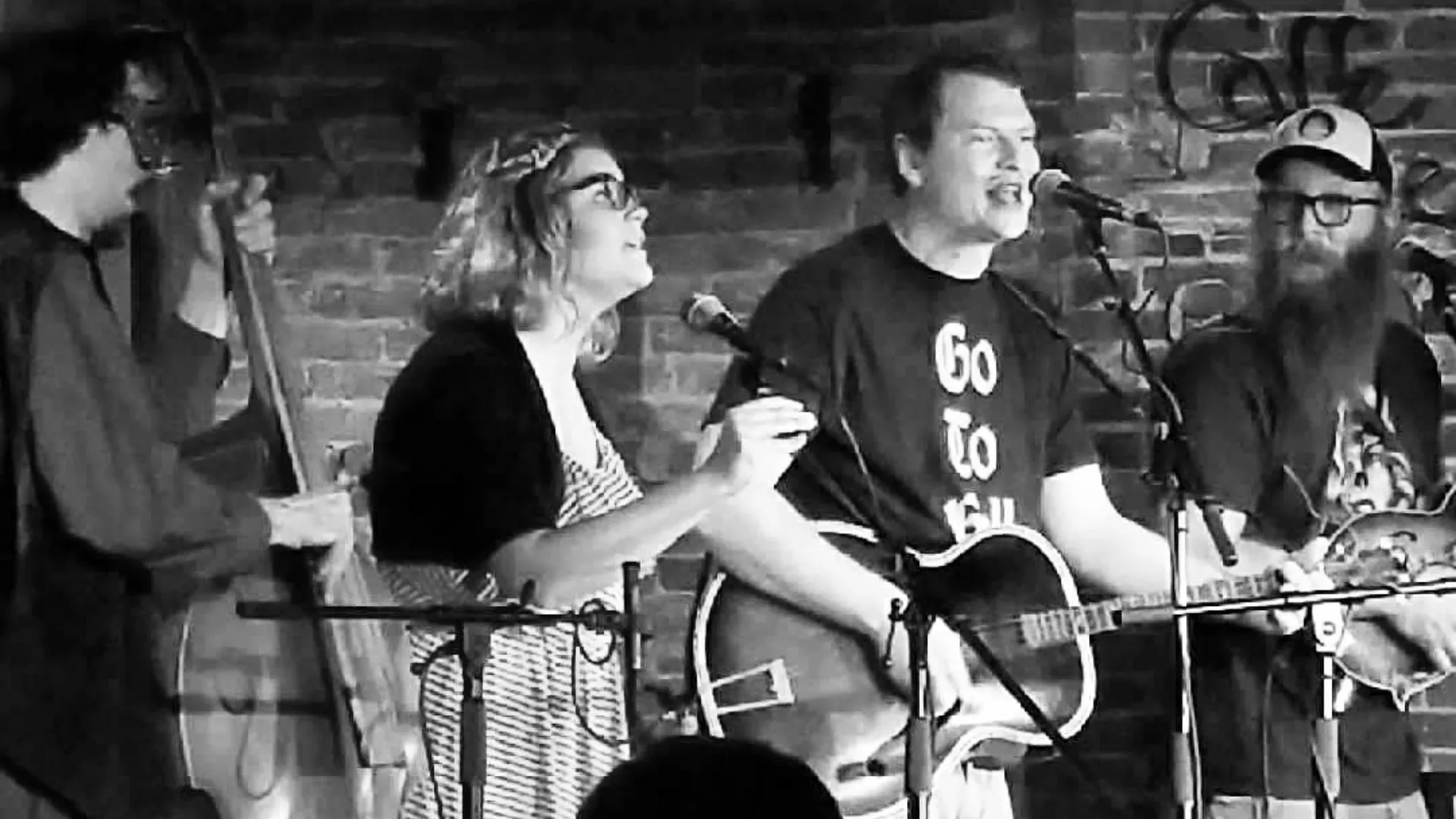 Brain Medicine performing live acoustic music at Artisanal Brew Works restaurant in Saratoga Springs NY
