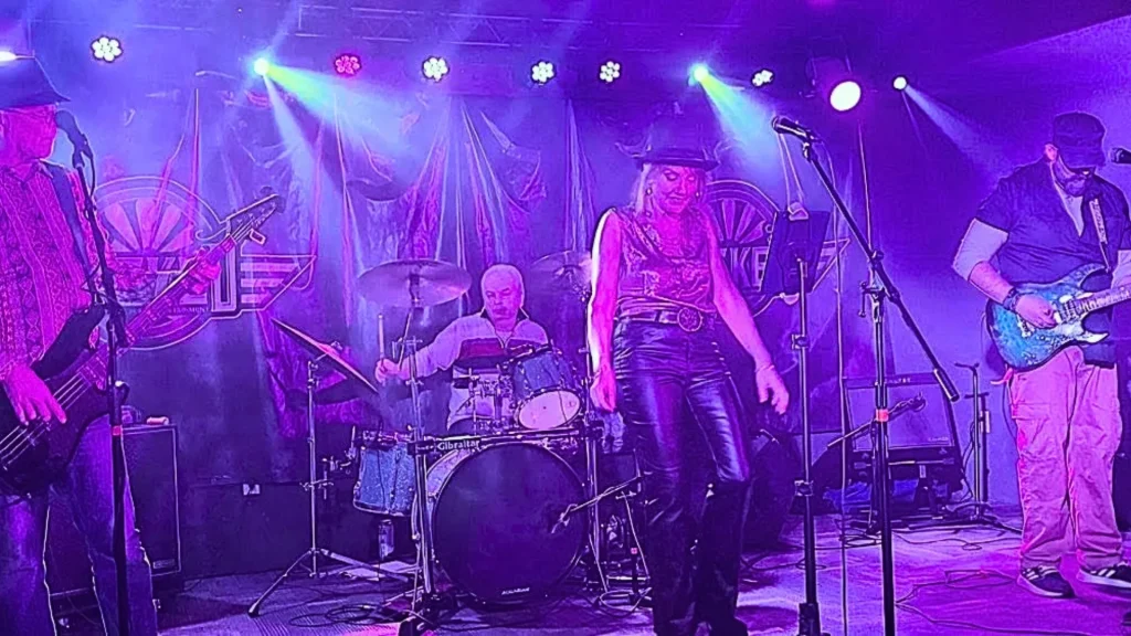 Rubi Rose performing live acoustic music at Artisanal Brew Works restaurant in Saratoga Springs NY