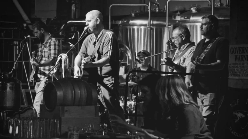 Yankee Holler performing live acoustic music at Artisanal Brew Works restaurant in Saratoga Springs NY
